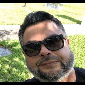 Meet your Posher, Eduardo